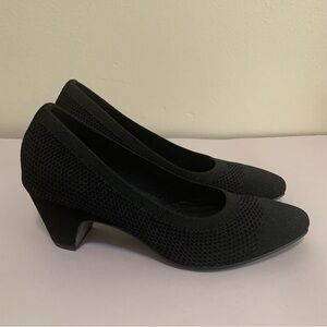 Eileen Fisher black knit low heel pumps size 8